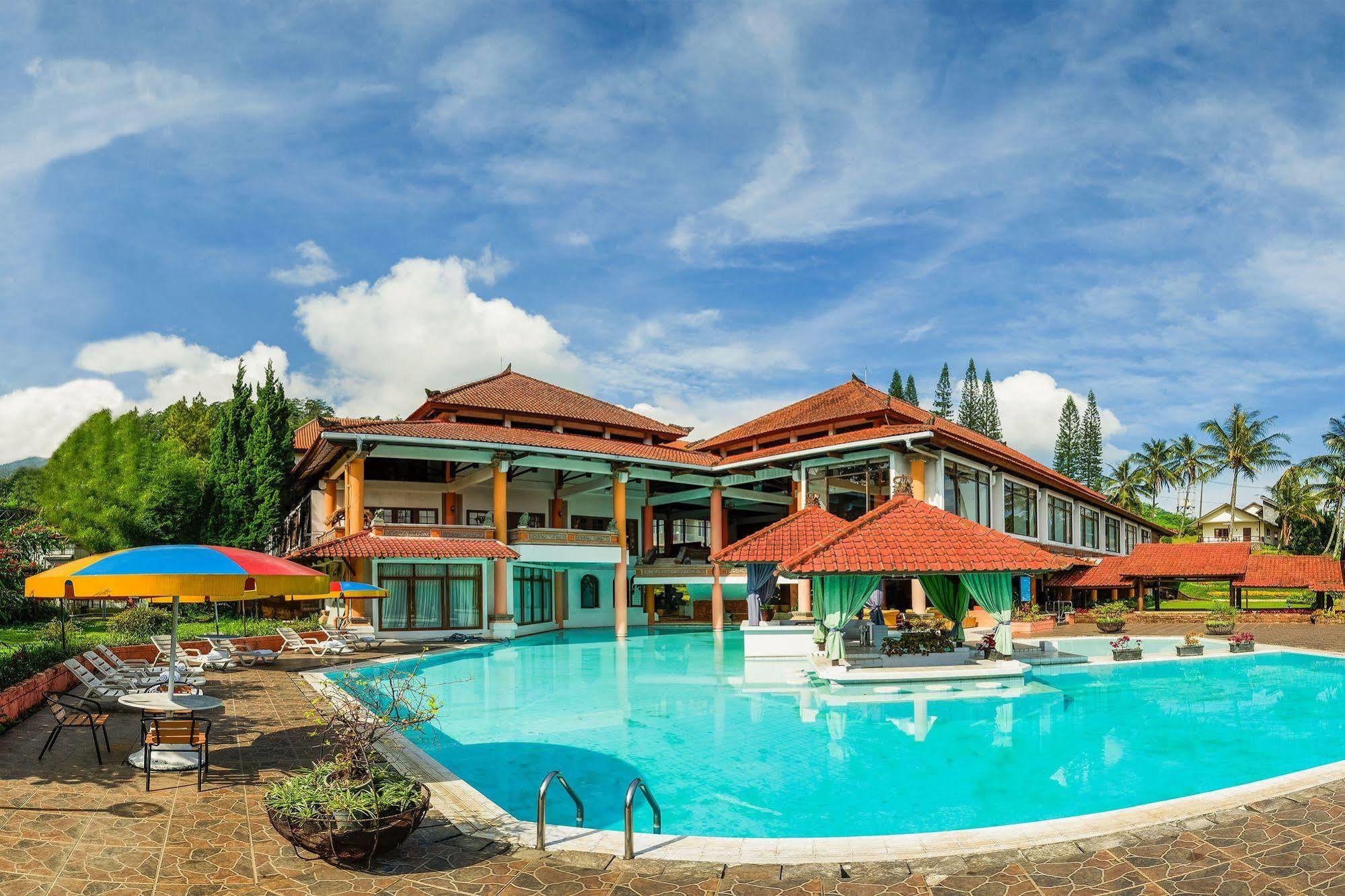 Royal Hotel And Villas Trawas Dış mekan fotoğraf